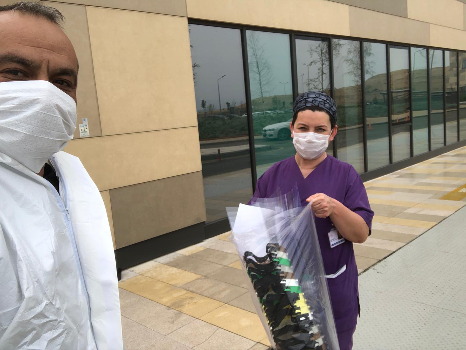 Borçelik Maker Kulübü Bursa'daki Hastaneler için 3800 Adet Siperlikli Maske Üretti